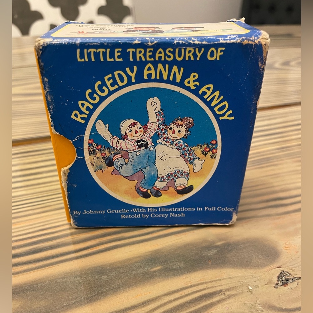 Vintage mini book set 6 raggedy Ann and Andy 1984 board books